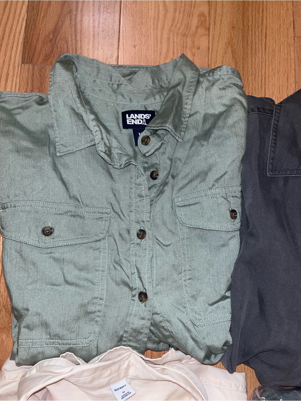 5 Old Navy NWT/NWOT Soft Tencil/Lyocell shirts! Size Medium - Picture 6 of 6